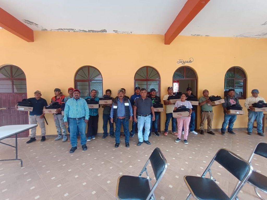 Entrega De Uniformes Y Equipo Táctico A Elementos De Policía De Las Agencias Municipales